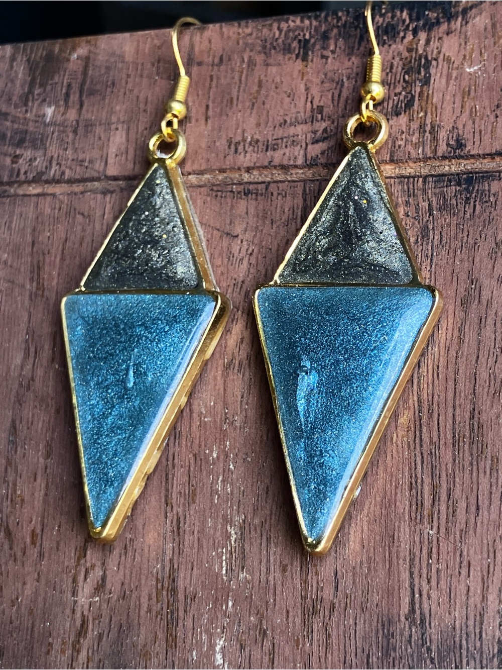 Forest greens multi triangle-earrings - Picture 6 of 6